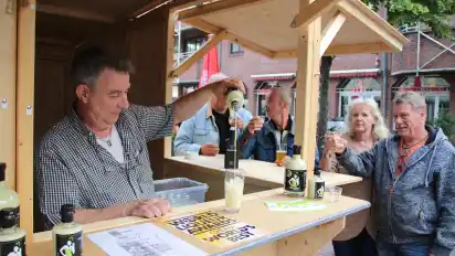 Mit seinem Sahnelikör hatte sich Bernd Rumelli unter die Brauer gemischt.