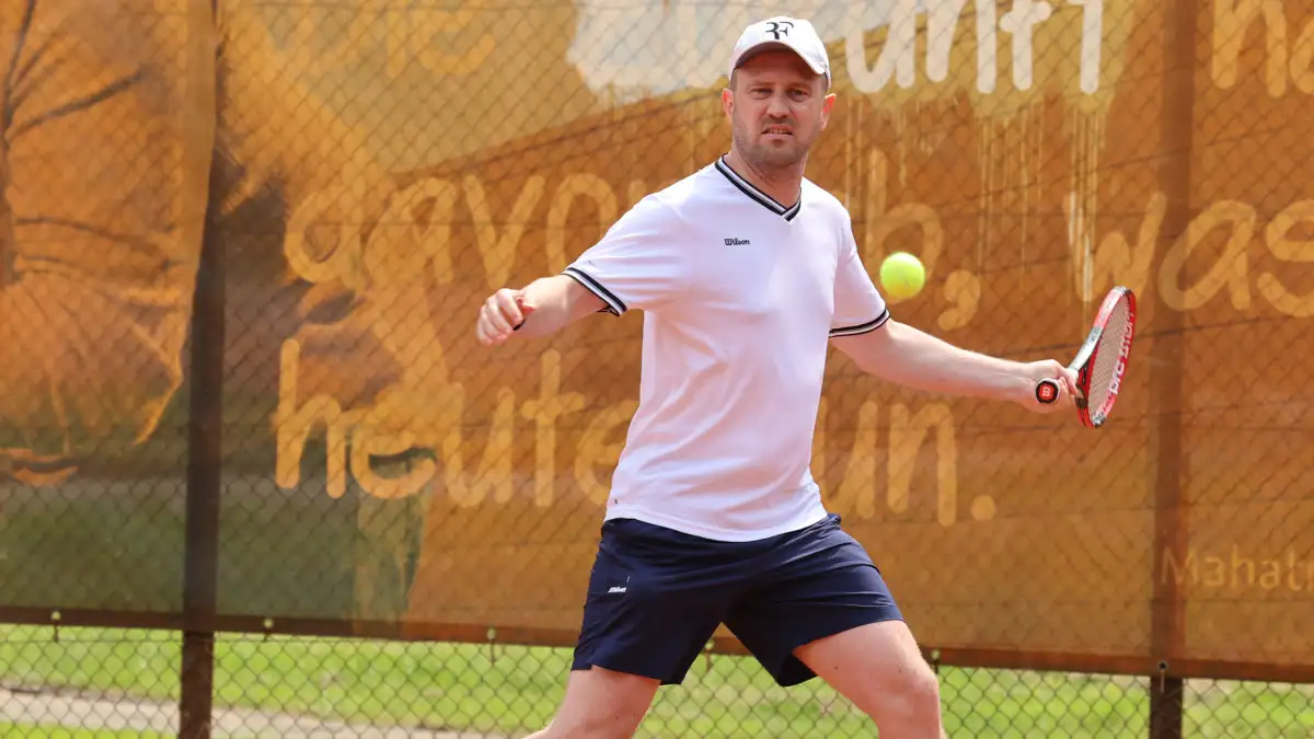 Tennis BlauWeiß Delmenhorst nimmt erste Hürde auf dem Weg zum Titel
