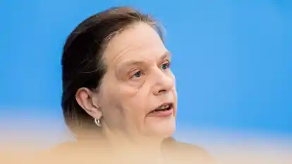 Ruth Brand, die Präsidentin des Statistischen Bundesamtes, gibt die Ergebnisse des Zensus 2022 bekannt.
