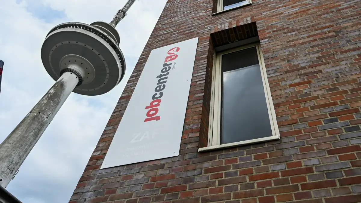 Bremen job center: Three million euros for further training and measures