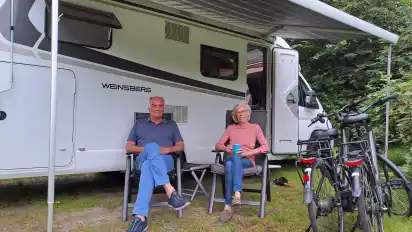 Gitta und Burkhard Nisius aus Eckernförde sind erstmals im Reisemobilhafen Lemwerder. Der Platz gefällt ihnen sehr gut.