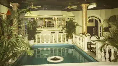 Der Pool im Inneren war ein besonderer Hingucker.