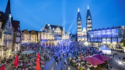 Das 35. Musikfest Bremen verwandelte den Marktplatz am Sonnabend in eine Piazza.