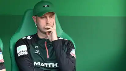 Nachdenklich auf der Werder-Bank: Trainer Ole Werner.