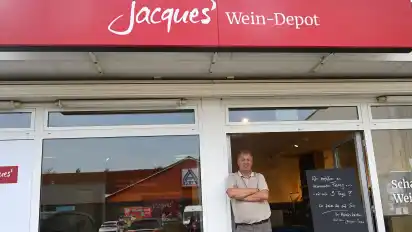 Marcus Kastens eröffnet das neue Jacques’ Wein - Depot in Lesum.