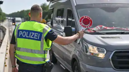 Bundesinnenministerin Nancy Faeser (SPD) hat vorübergehende Kontrollen an allen deutschen Landgrenzen angeordnet.