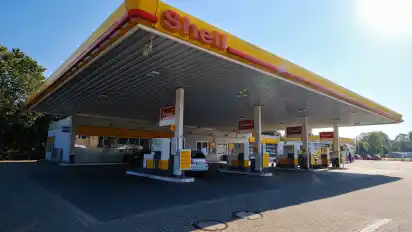 25 Jahre wurde an der Raiffeisenstraße Shell getankt, zum 1. Oktober kommt dort jetzt Sprit des Emder Familienunternehmens Score in den Tank.