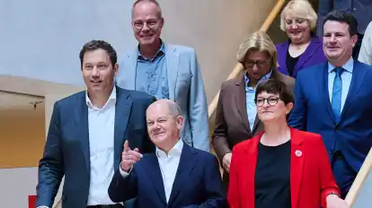 Die SPD stellt bei ihrer Vorstandsklausur erste Weichen für den Bundestagswahlkampf.