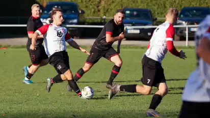 Nach der Pause stellte Moritz Janke (am Ball) mit dem TSV Meyenburg die Weichen klar auf Sieg.