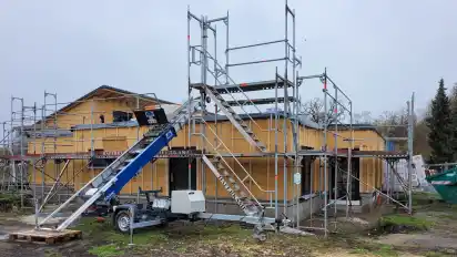 Auch von außen sieht noch alles nach Baustelle aus.