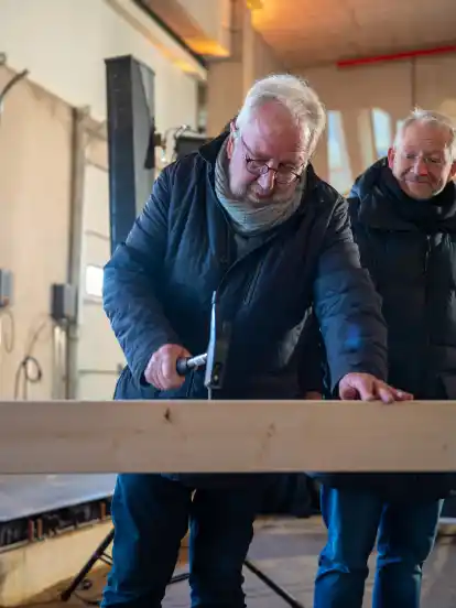 Fokke Fels schlug den symbolischen letzten Nagel ein.