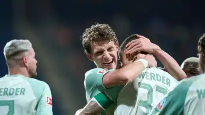 Jens Stage jubelt über seinen Treffer gegen Bochum.