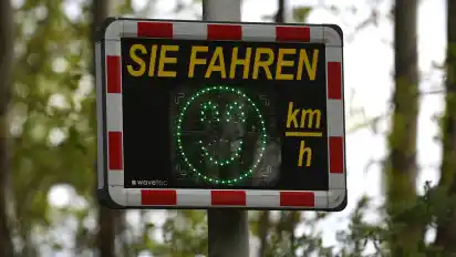 In Worpswede bekommen Autofahrerinnen und -fahrer bald angezeigt, wie schnell sie unterwegs sind.