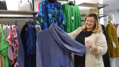 Katharina Werner setzt bei der von ihr ausgewählten Curvy-Mode im Showroom auf variable Öffnungszeiten.