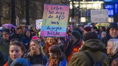 Demo gegen Rechts auf dem Domshof.