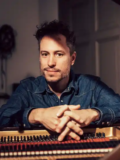 Der Schweizer Pianist und Komponist Stefan Rusconi tritt zur Clubnight des Jazzahead-Festivals im Kito auf.
