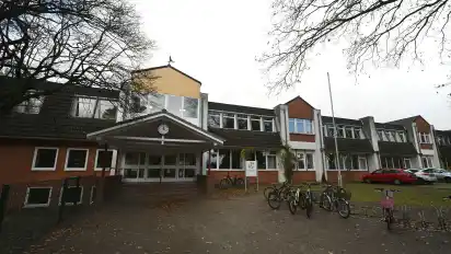 Auf dem Gelände der Hüttenbuscher Grundschule könnte noch in diesem Jahr ein grünes Klassenzimmer entstehen.