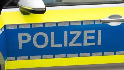 Die Polizei nahm den Unfall auf (Symbolbild).