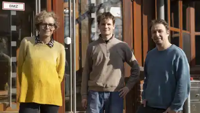 Silke Schumacher-Lange, Moritz Rauch und Steffen Bandlow-Raffalski hatten mit dem Preis beim Jugendwettbewerb der Konrad-Adenauer-Stiftung nicht gerechnet.