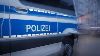 Die Polizei hat in mehreren Landkreisen Wohnungen durchsucht.