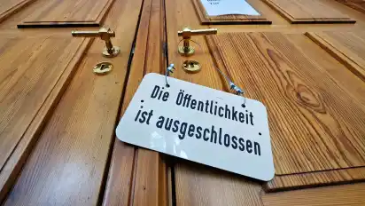 Weil die vermeintlichen Opfer minderjährig sind, werden sie vor dem Landgericht Oldenburg unter Ausschluss der Öffentlichkeit befragt.