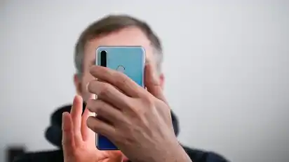 Das Smartphone spielt bei der Informationsbeschaffung eine zunehmend größere Rolle.