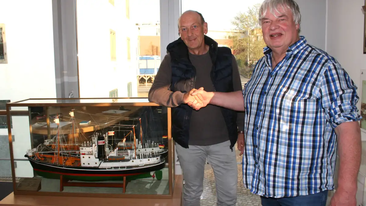 Ein-Modellschiff-f-r-den-MTV-Nautilus
