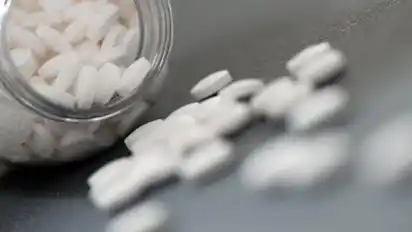 Die Einnahme von opioidhaltigen Schmerzmitteln kann süchtig machen (Symbolbild).