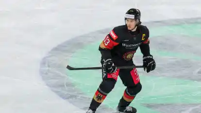 NHL-Star Moritz Seider führt die deutsche Mannschaft bei der WM.
