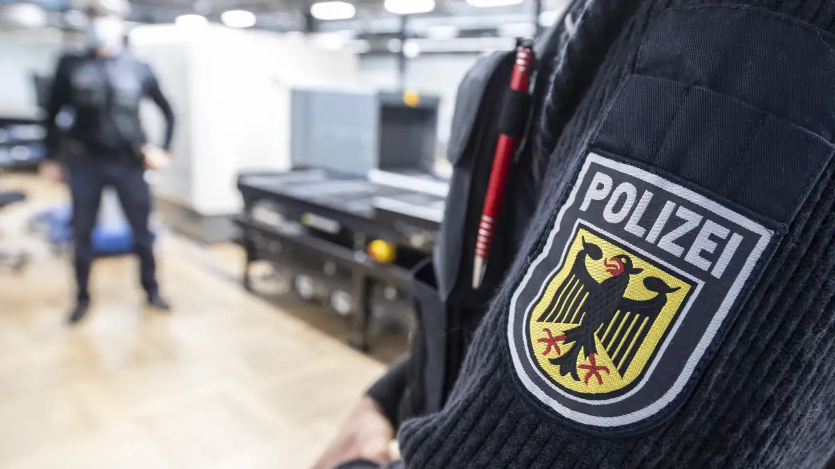 Bremen Airport: Electric shock device discovered in hand luggage
