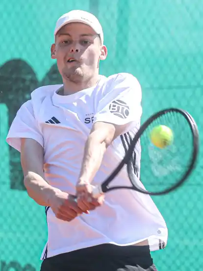 Beckedorfs Roman Brier wehrte sechs Matchbälle ab und ging als Sieger vom Platz.