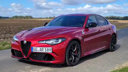 Als Quadrifoglio verkörpert die Giulia von Alfa Romeo all das, was Alfisti seit vielen Jahrzehnten begeistert.