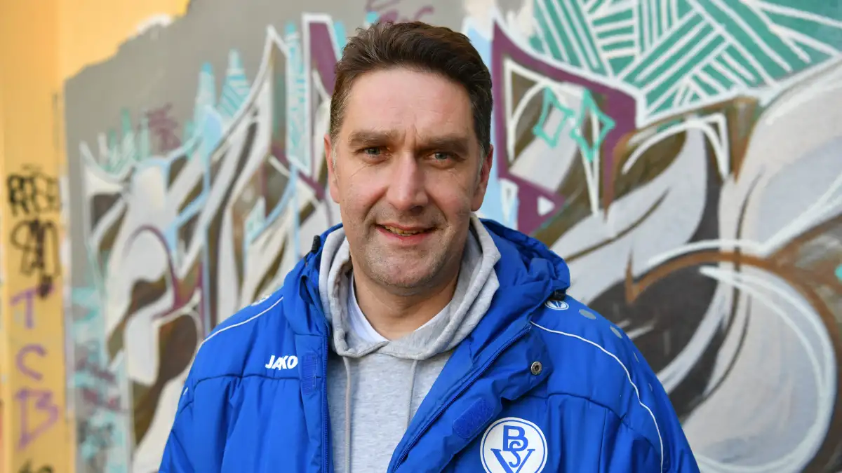 Dominick Sprute Bremer SV hält Regionalliga-Nord-Platz – Finanzfragen offen