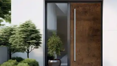 Aluminium-Haustür mit einer hochwertigen Keramik-Oberfläche in Rostoptik.
