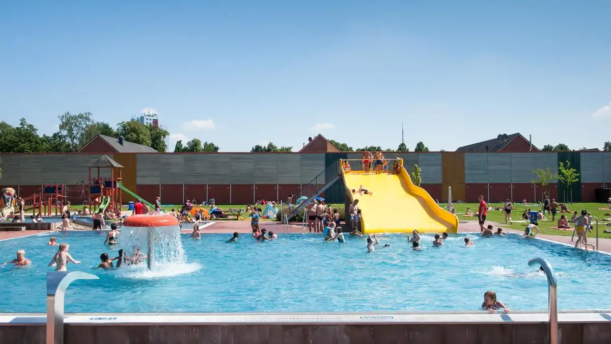 Outdoor pools in Bremen are responding to the heat with longer opening ...
