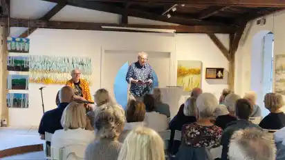 Bringen Geschichten für die Kinder der 70er- und 80er-Jahre gemeinsam auf die Bühne (von links): Martin Olding und Dirk Böhling.