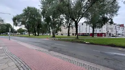 An dieser Stelle des Rembertirings wurde die Fußgängerampel binnen kurzer Zeit gleich zwei Mal hintereinander umgefahren.
