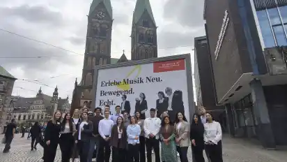 So sah das Plakat von Bremer Marketing-Studierenden für die Deutsche Kammerphilharmonie Bremen aus. Von den vier Entwürfen entschied sie sich für dieses eher klassische Bild.