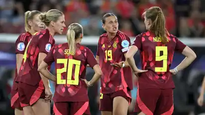 Nach der deutlichen 1:4-Niederlage gegen Schweden im letzten Gruppenspiel lagen die Nerven bei den DFB-Frauen blank.