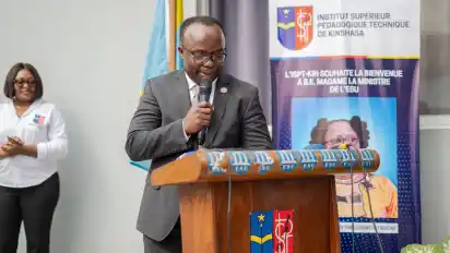 SPD-Bürgerschaftsabgeordneter Elombo Bolayela in Kinshasa bei der Einweihung des Zentrums für deutsche Sprache und deutsche Kultur.