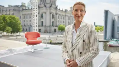 Alice Weidel vor dem Sommerinterview auf der Terrasse des Marie-Elisabeth-Lüders-Haus in Berlin.