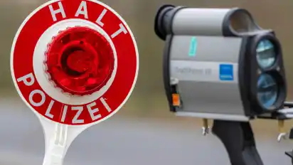 Einen Raser hat die Polizei in Rotenburg geschnappt.