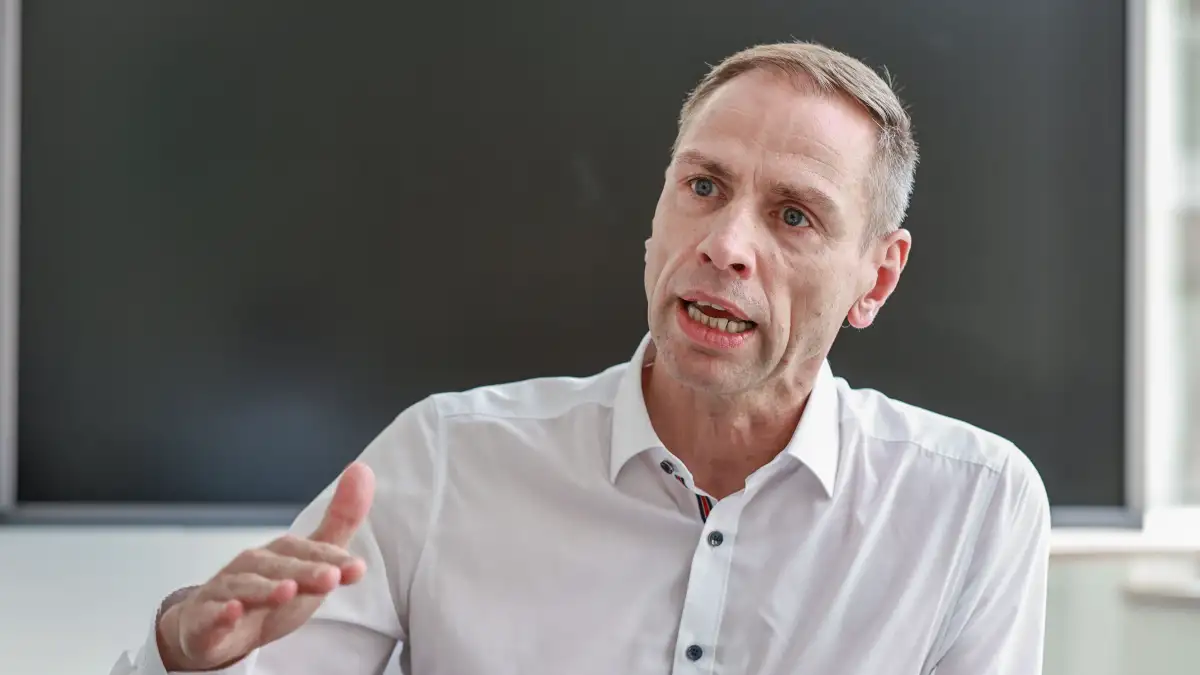 Bremen's job center boss on sanctions, security, Ukrainian refugees