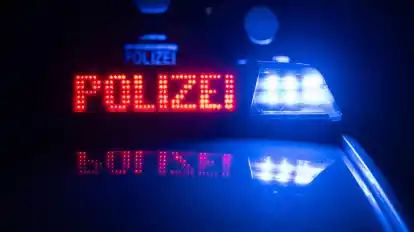 Bei Starkregen ist am Donnerstag auf der A27 ein Auto verunglückt (Symbolbild).