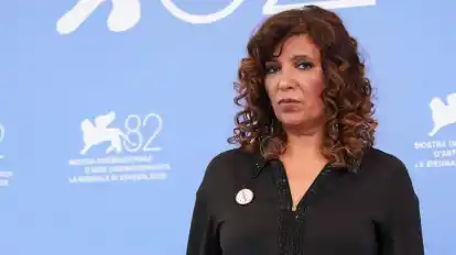 Regisseurin Kaouther Ben Hania („The Voice of Hind Rajab“) bei den Filmfestspielen von Venedig.