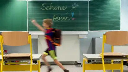 Wenn die Schule aus ist, brauchen viele Familien für ihre Kinder eine Ferienbetreuung. (Symbolbild)