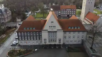 Aus dem Rathaus gibt es berechtigte Kritik an einem Bericht unserer Zeitung.