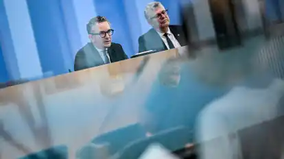 Der Haushalt ist fertig zur Abstimmung im Parlament - doch die Parlamentarier haben schon ganz andere Probleme.