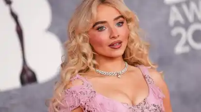 Popstar Sabrina Carpenter ist in dieser Woche mit dem Album „Man's Best Friend“ neu eingestiegen auf die Eins. (Archivbild)