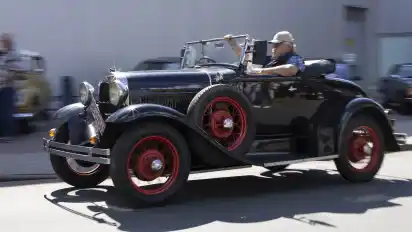 Das Oldtimer-Treffen bot einen weiten Einblick in die Geschichte motorisierter Fahrzeuge.